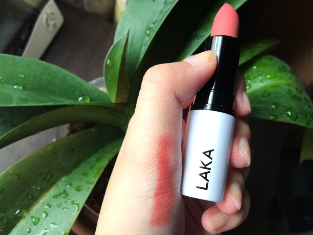 LAKA Smooth Matte Lipstick Review Swatch Roy